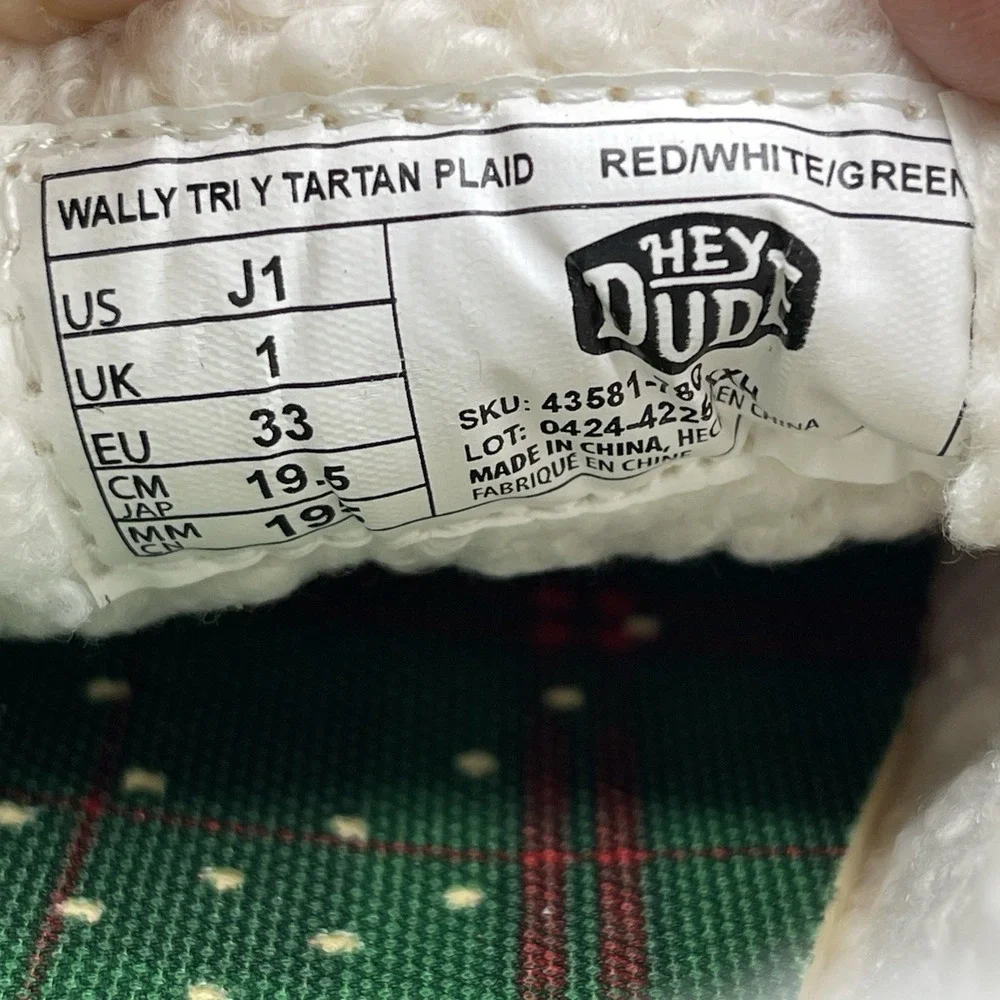 Hey Dude Wally Youth Shoes US J1 Plaid Tartan Red White Green Slip-On Festive